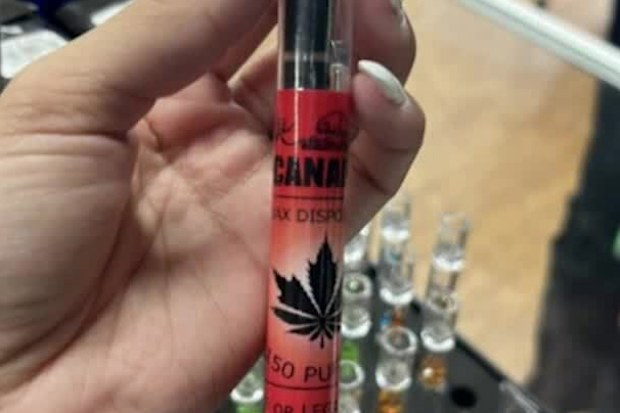 Vapes Woman sounds alarm on alleged illegal under-the-counter vape sales |  Nine.com.au
