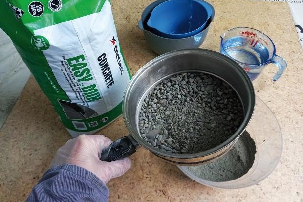 Preparing concrete for DIY plant pot project