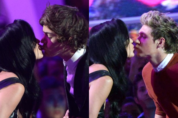 2012 MTV VMAs: One Direction's Harry wipes his mouth after Katy Perry ...