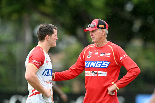 Coach Wayne Bennett chats with Tom Gilbert during a Dolphins NRL training session at Kayo Stadium on January 24, 2023 in Brisbane, Australia. (Photo by Bradley Kanaris/Getty Images)