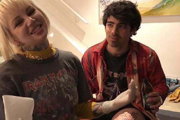 Joe Jonas was tattooed by Lauren Winzer, though she didn't know who his wife Sophie Turner was.