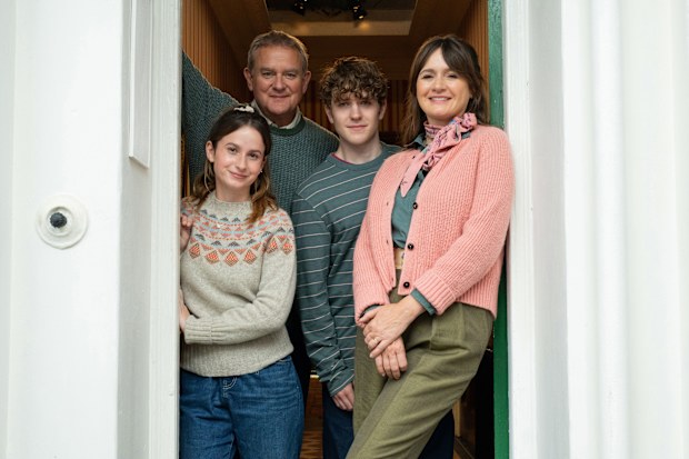 Hugh Bonneville, Emily Mortimer, Madeleine Harris, Samuel Joslin 