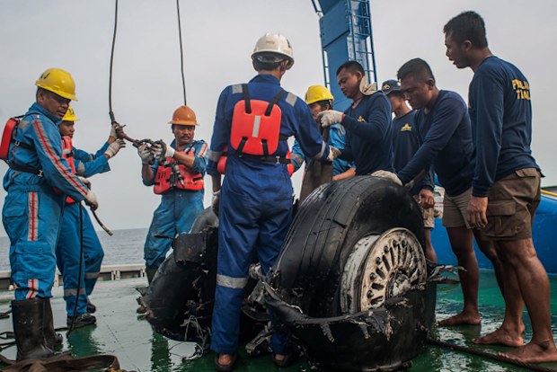 Indonesian rescuers lift recovered wheels of the crashed Lion Air JT-610 on board of a rescue ship in the water off Karawang, West Java, Indonesia, 4 November 2018. Lion Air flight JT-610 lost contact with air traffic controllers soon after takeoff then crashed into the sea on 29 October. The flight was en route to Pangkal Pinang, and reportedly had 189 people onboard.