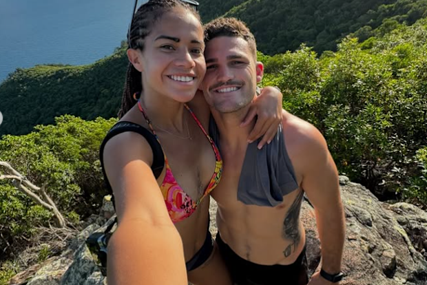 Nathan Cleary and Mary Fowler holiday in QLD