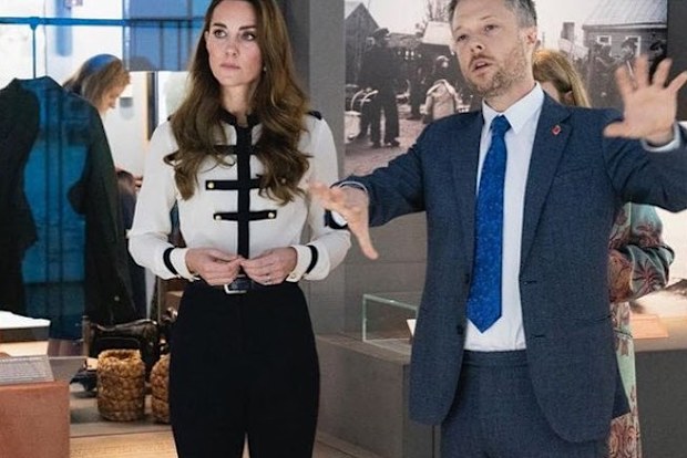 Kate Middleton chats to staffer at museum exhibit