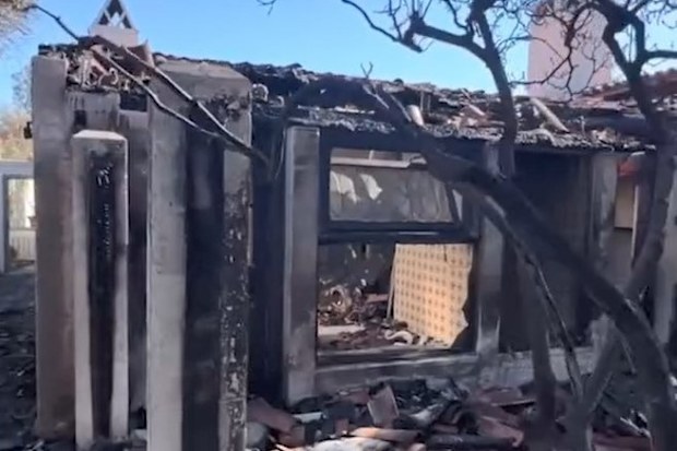 Rainn Wilson shows aftermath of house after it was damaged in a mountain fire