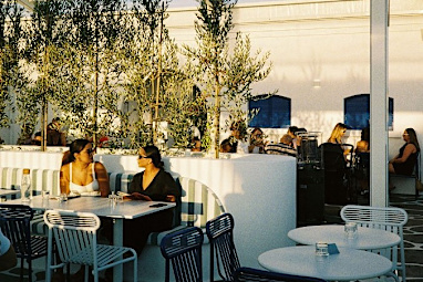 Olympia, Oakleigh
