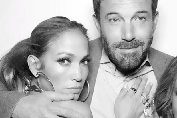 Jennifer Lopez, Ben Affleck and Leah Remini posed in a photo at a birthday party.