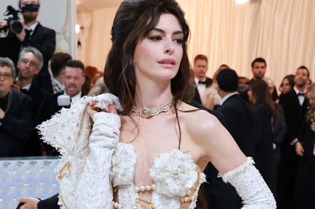  Anne Hathaway attends The 2023 Met Gala