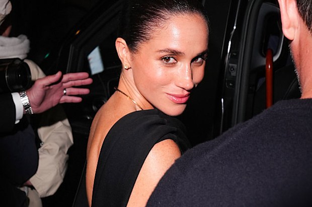 Meghan Markle denies stealing designer dress from a Variety magazine shoot  | Nine.com.au