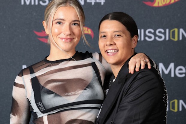 Kristie Mewis and Sam Kerr 