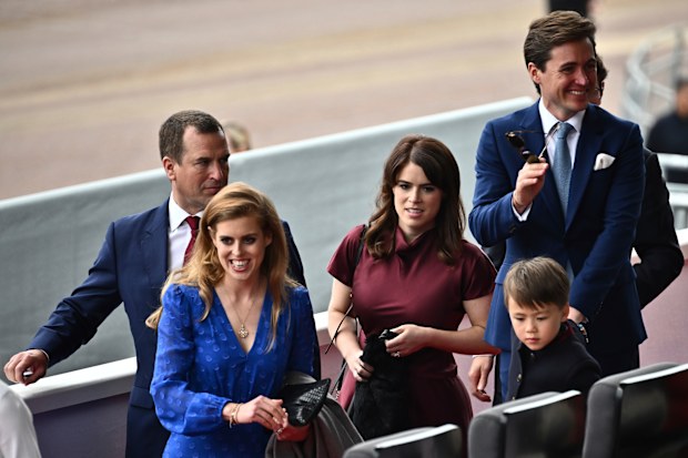 Princess Beatrice of York, Britain's Princess Eugenie of York and Edoardo Mapelli Mozzi arrive to attend the Platinum Jubilee Pageant outside Buckingham Palace in London, Sunday June 5, 2022, on the last of four days of celebrations to mark the Platinum Jubilee. 