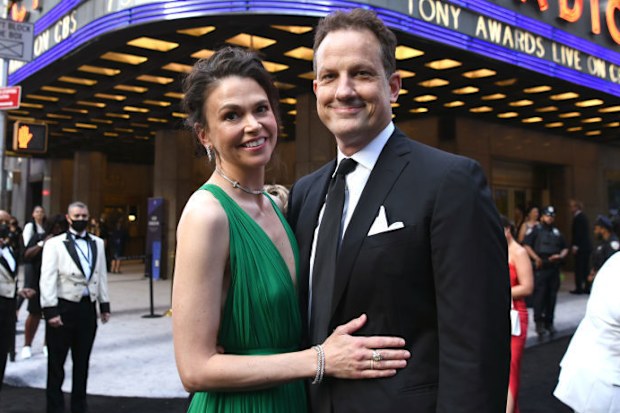NEW YORK, NEW YORK - JUNE 12: Sutton Foster and Ted Griffin attend the 75th Annual Tony Awards at Radio City Music Hall on June 12, 2022 in New York City. (Photo by Jenny Anderson/Getty Images for Tony Awards Productions )
