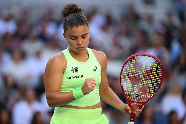 Jasmine Paolini in action against Iva Jovic in the third round of the 2026 Australian Open.