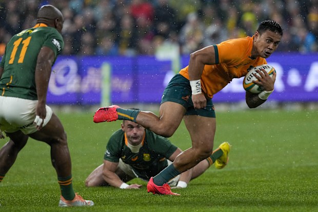 Len Ikitau makes a break during the second Rugby Championship test match between the Wallabies and the Springboks.