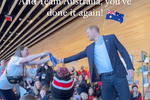 Prince Harry gets Budgy Smugglers from Team Australia at Invictus Games 