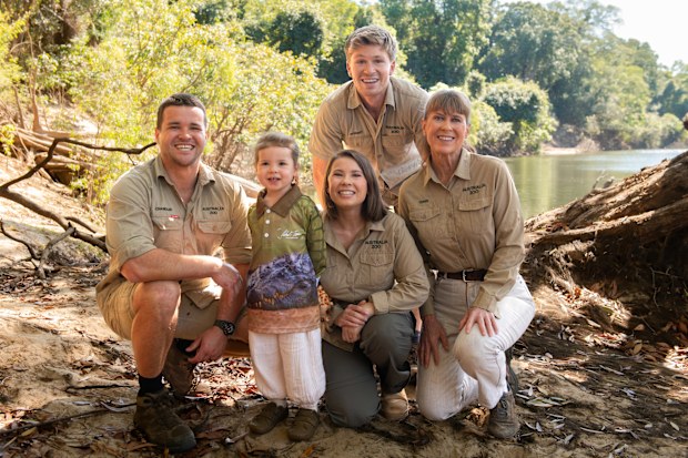 Chandler Powell, Grace Irwin Powell, Bindi Irwin, Robert Irwin and Terri Irwin.