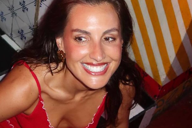 Laura Dundovic