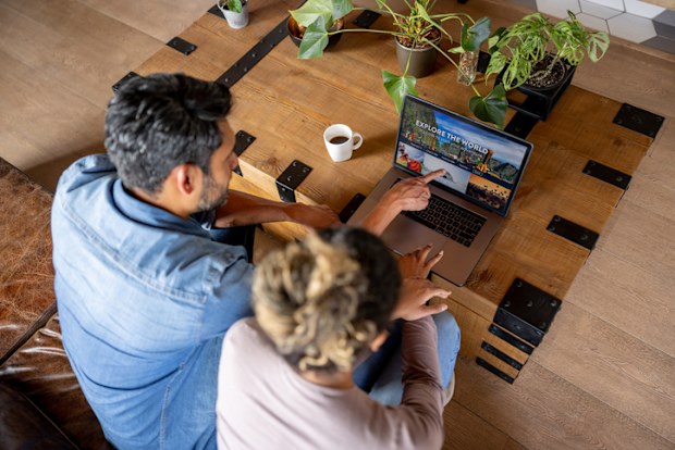 Booking plane tickets (Getty/iStock)