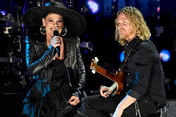 P!nk and Justin Derrico 