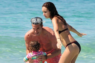 Robin van Persie with his wife, Bouchra Elbali.