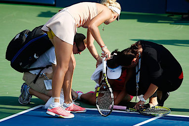 Wozniacki progressed to the final after Peng Shuai retired as a result of the heat.