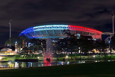 <b>The sporting world has come together to declare its support of the French people who have suffered through a number of brutal terrorist attacks in Paris.</b><br/><br/>Across the globe, sporting events were taken over by a sense of shock and mourning after news spread that over 100 people had died in the coordinated attacks.<br/><br/>But the sadness soon turned to a show of strength and solidarity, as French flags and colours swept across crowds and stadiums. <br/>