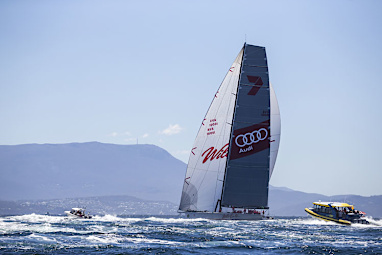 She made the most of a high pressure system to fly through Bass Strait. (AAP)