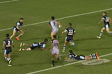 Shaun Johnson scores a wonder try.