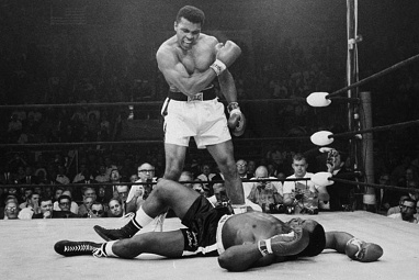 He ended his career with 56 wins from 61 bouts. (AAP)