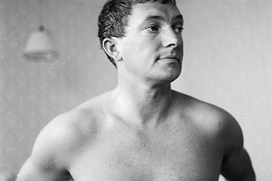 Benaud became a writer and commentator after his retirement in 1964.