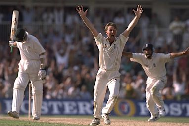 Spinner Phil Tufnell was the destroyer as Australia fell for 104 in the Sixth Test in 1997.