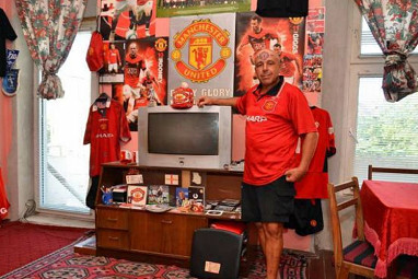 He currently lives at home with his mother and a cat named 'David Beckham'.