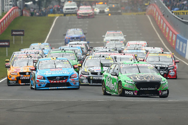 <b>Holden veteran Craig Lowndes has won his sixth Bathurst 1000 title at Mount Panorama.</b><br/><br/>Lowndes and co-driver Steven Richards completed the 161-lap enduro more than a second ahead of Ford's Mark Winterbottom and Steve Owen while Holden's Garth Tander and Warren Luff were third.<br/><br/>Jamie Whincup again left Mount Panorama a frustrated man after he was sensationally dropped to the back of the field for overtaking a safety car.