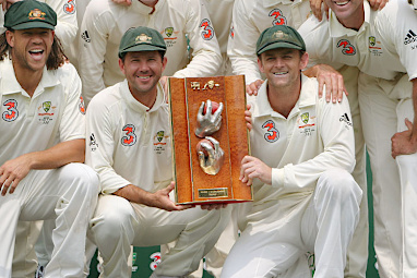 <strong>Warne-Muralitharan Trophy</strong>