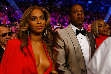 <b> Floyd Mayweather has defeated his long-time rival Manny Pacquiao to claim the 'fight of the century' in Las Vegas.</b><br/><br/>The undefeated pound-for-pound champion proved too strong for the Filipino fighter, claiming the bout in an unanimous decision after 12 rounds.<br/><br/>While the action in the ring was clearly the highlight, there was no shortage of star power ringside with the biggest boxing spectacle in decades attracting both Hollywood and sporting royalty to the MGM Grand.