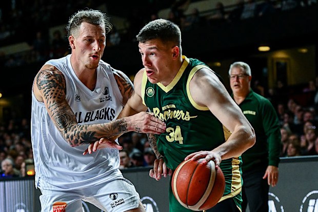 Dejan Vasiljevic of the Boomers  and Carlin Davison of the Tall Blacks.