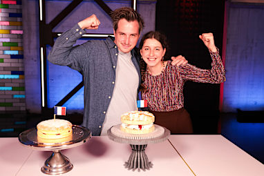 Cake on a Stand | Is It Fake? Challenge