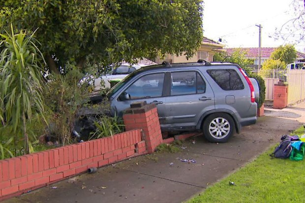 Car crashes into frontyard Sunshine, Victoria