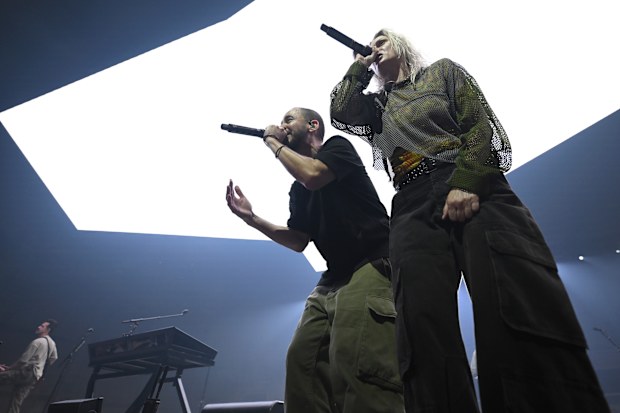 Emily Armstrong and Mike Shinoda performing with Linkin Park