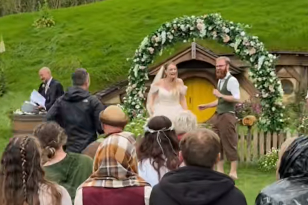 Elijah Wood crashes Hobbiton wedding