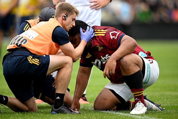 Andrew Makalio receives medical attention during the round four Super Rugby Pacific match between Highlanders and Western Force.