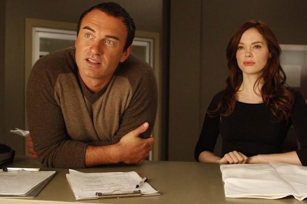 Rose McGowan and Julian McMahon in Nip/Tuck