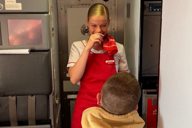 Stephanie was working on the Jet2.com flight when George proposed