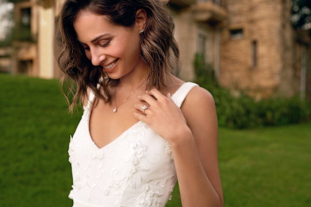 With the help of Jo Feeney from luxury jewellery brand, Michael Hill, we run you through everything you need to know about engagement rings for 2022.
