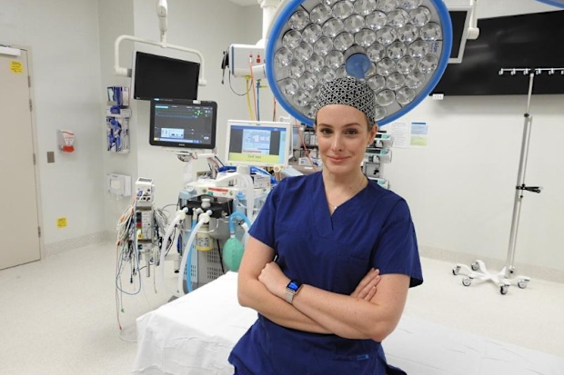 Dr Nikki Stamp is a cardiothoracic surgeon.