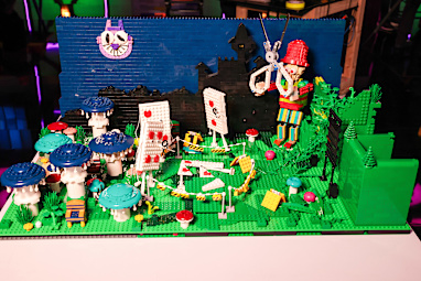 Alice in Wonderland x Crime |Twisted Tales Challenge
