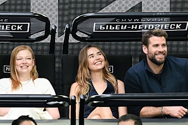 Sarah Snook, Gabriella Brooks and Liam Hemsworth