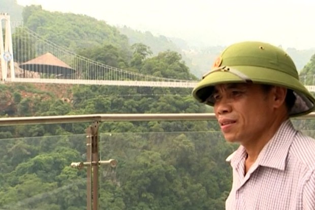 Vietnam glass-bottom bridge