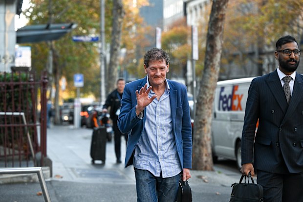 Ex-AFL agent Ricky Nixon sacks lawyers, delays fake footy memorabilia ...